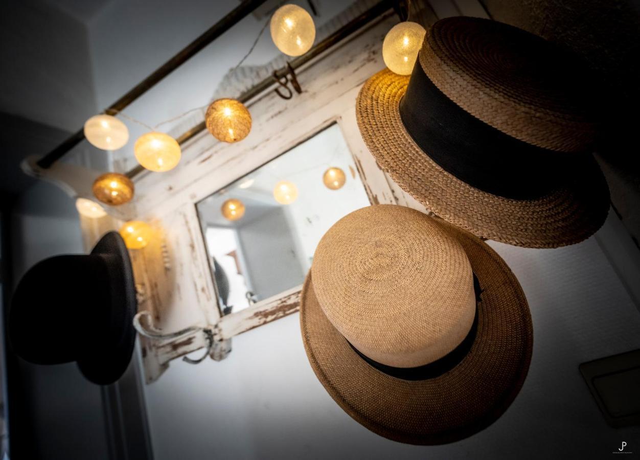 Les 3 Chapeaux Dinant 6P Les Canotiers 4P Avec Terrasse Le Melon 2P Sans Terrasse Dış mekan fotoğraf